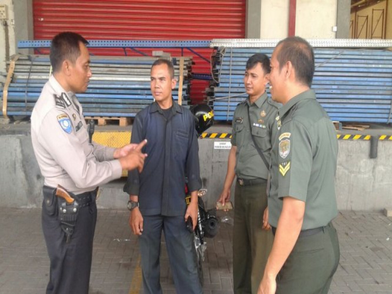 IMG-babinsa-dan-binmas-karangsari-maksimalkan-peran-satpam