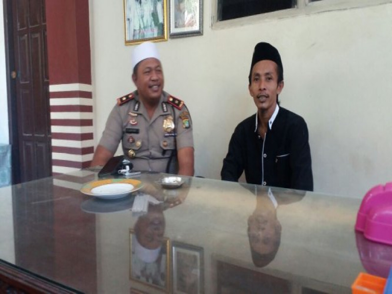 IMG-kapolsek-jatiuwung-bersilaturahmi-dengan-h-zaelani-ketua-bppkb-kel-alam-jaya