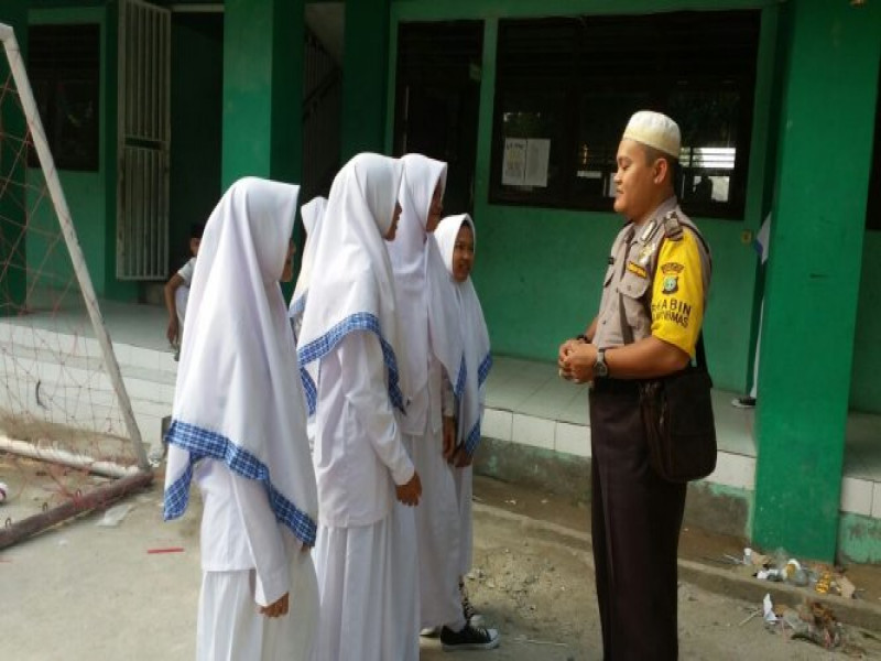 IMG-polsantren-binmas-alam-jaya-bripka-m-zaenudin-sambangi-yayasan-daarus-saadah