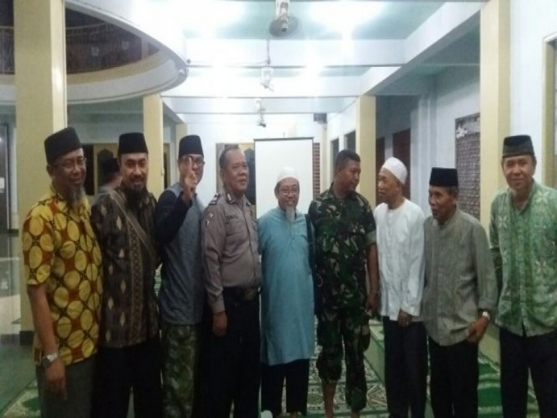 IMG-hadiri-pengajian-aiptu-ismail-memberikan-pesan-kamtibmas-untuk-waspada-terhadap-bahaya-aliran-radikalisme
