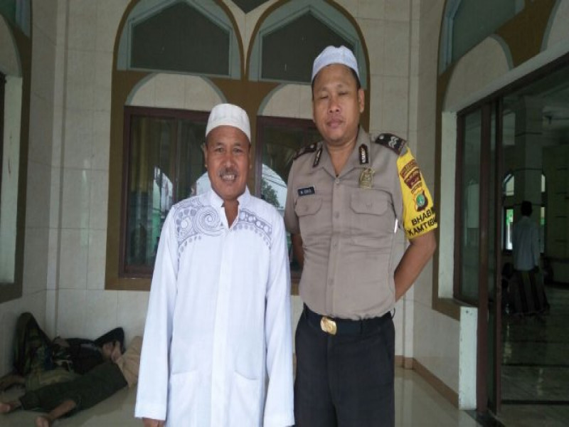 IMG-aiptu-m-idris-rangkul-tokoh-agama-dan-tokoh-masyarakat-jatake-tolak-radikalisme