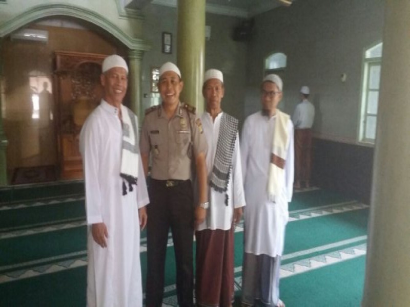 IMG-wakapolsek-jatiuwung-kunjungan-silaturahmi-ke-tokoh-agama-keroncong