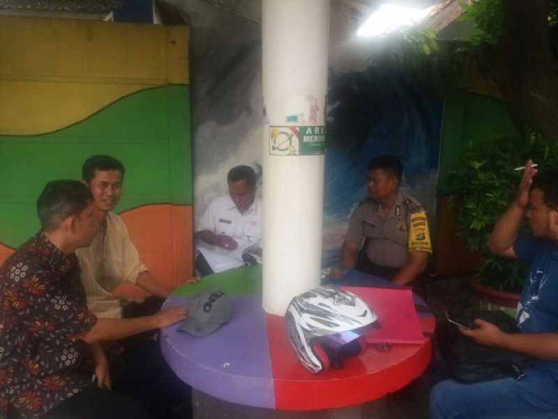 IMG-jalin-kemitraan-di-wilayah-brigadir-damhuri-bersama-lurah-periuk-lakukan-patroli-dialogis-dengan-warga