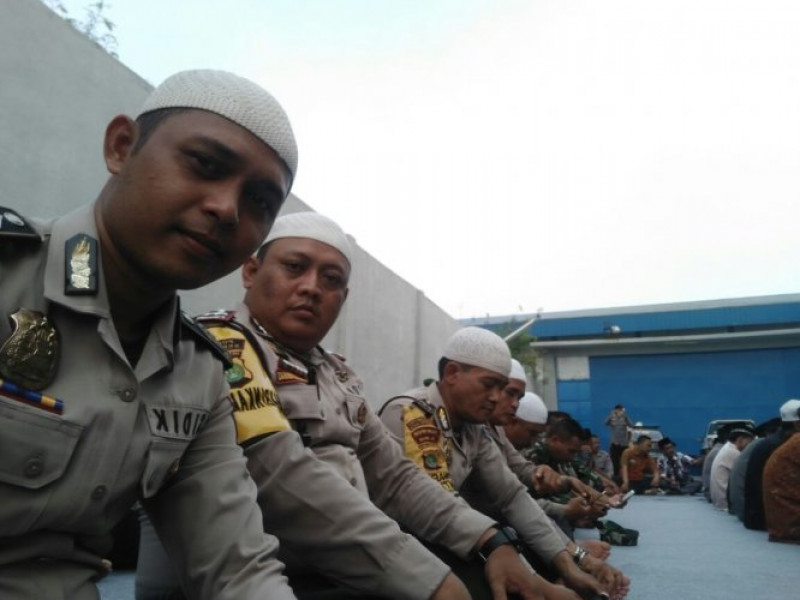 IMG-bhabinkamtibmas-polsek-sepatan-menghadiri-acara-sholat-goib-dan-doa-bersama