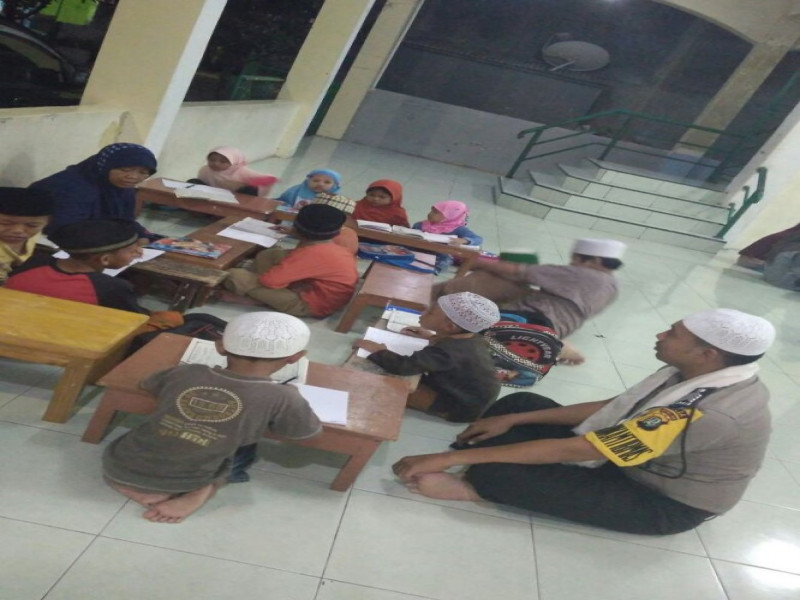 IMG-bripka-ahmad-basir-sambang-majlis-taklim-darut-at-taubah-dukung-anak-anak-rajin-mengaji