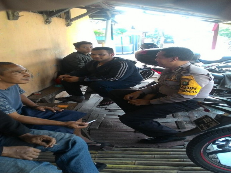 IMG-binmas-periuk-jaya-ngariung-bareng-warga-ingatkan-pentingnya-menjaga-kamtibmas