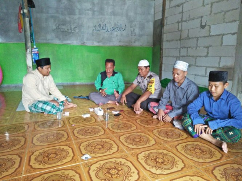 IMG-bhabinkamtibmas-polsek-sepatan-silaturahmi-keliling-ke-tokoh-agama