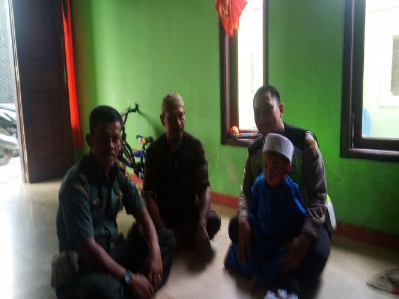IMG-bhabinkamtibmas-polsek-sepatan-bersama-babinsa-silaturahmi-ketokoh-masyarakat