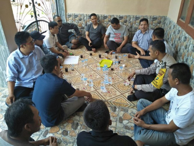 IMG-bhabinkamtibmas-polsek-sepatan-rembuk-bareng-ketua-rw-dan-ketua-rt-serta-warga