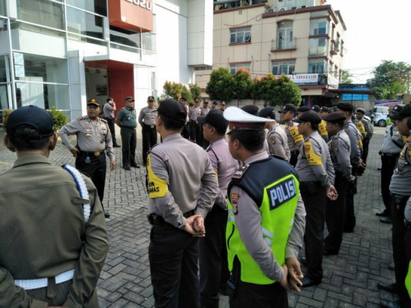 IMG-polsek-jatiuwung-gelar-apel-kesiapan-pengamanan-rencana-aksi-long-march-buruh