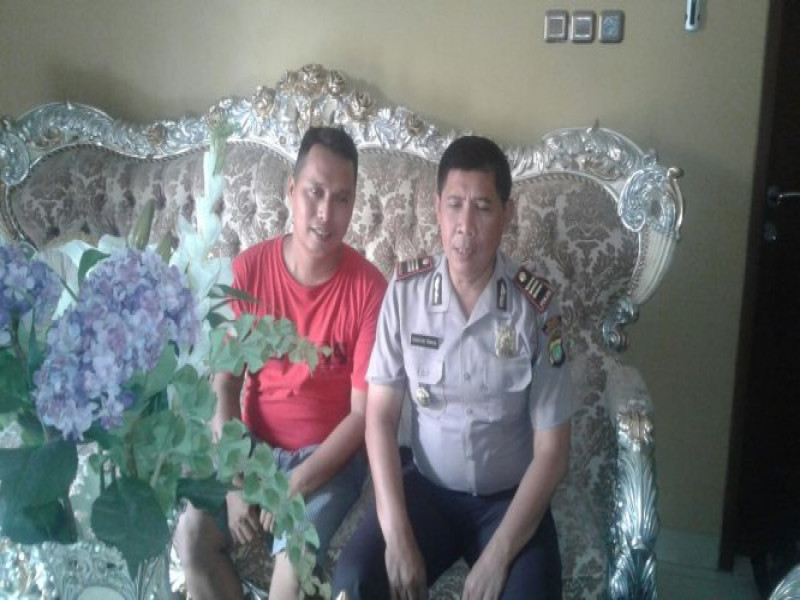 IMG-temui-ketua-lpm-wakapolsek-cipondoh-ajak-agar-menjadi-masyarakat-yang-taat-hukum