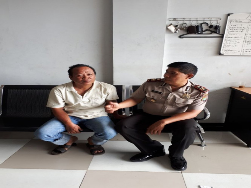 IMG-bersama-tokoh-masyarakat-wakapolsek-cipondoh-bersinergi-menjaga-lingkungan-menjadi-aman