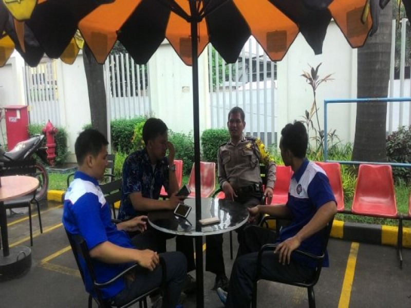 IMG-maraknya-aksi-unras-buruh-binmas-pasir-jaya-aiptu-nurohmat-lakukan-koordinasi-dengan-serikat-buruh