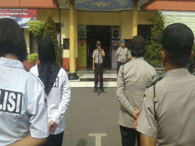 IMG-akp-yusuf-gunadi-pimpin-apel-senin-pagi-polsek-neglasari