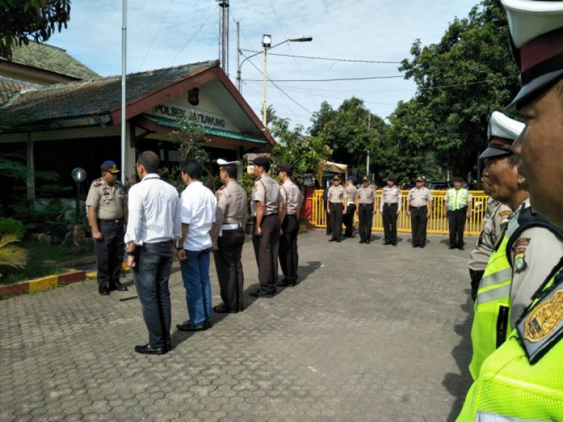 IMG-kapolsek-jatiuwung-pimpin-apel-pagi-di-halaman-mapolsek