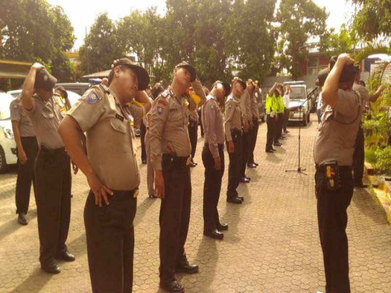 IMG-usai-apel-pagi-polsek-jatiuwung-laksanakan-olah-raga-di-tempat