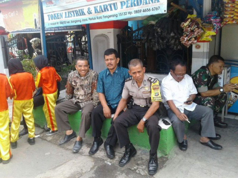 IMG-aiptu-suwarji-dan-serda-supardi-pantau-kegiatan-p2wkss-kec-periuk-di-kelurahan-sangiang-jaya