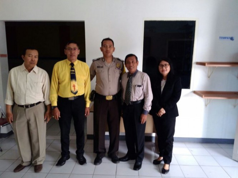 IMG-bripka-ahmad-basir-laksanakan-pengamanan-dan-monitoring-ibadah-gbi-betlehem-ruko-pergudangan-kosambi-megah