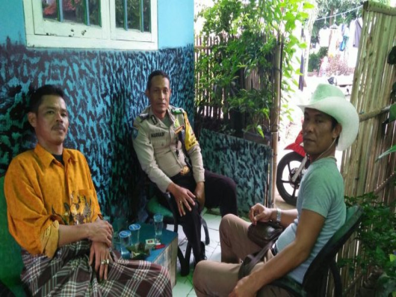 IMG-belum-genap-satu-minggu-menjabat-binmas-kedaung-wetan-bripka-marhadi-gencar-sambangi-tokoh-masyarakat-di-wilayah