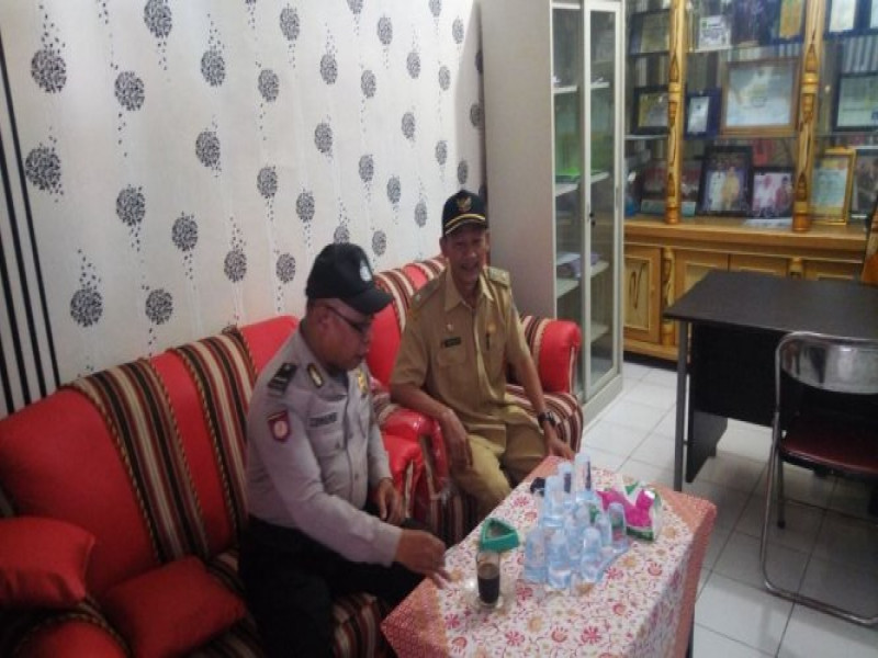 IMG-bhabinkamtibmas-polsek-sepatan-aipda-suwandi-himbau-kades-antisipasi-kejahatan-dengan-tingkatkan-siskamling