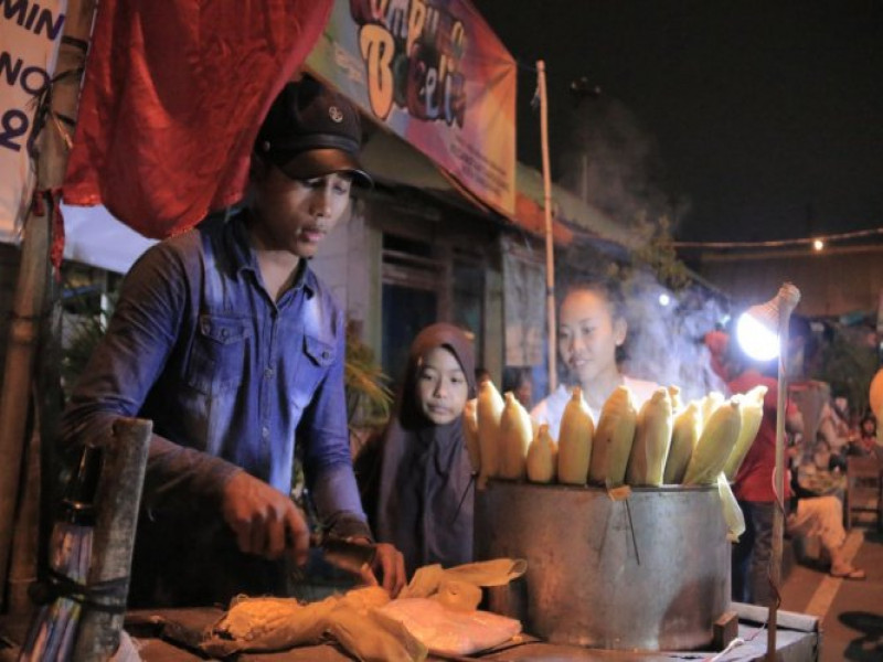 IMG-semarak-kemeriahan-culinary-night-di-kampung-bekelir