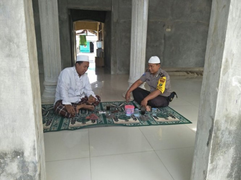 IMG-bhabinkamtibmas-polsek-sepatan-kunjungan-silaturahmi-ketokoh-agama