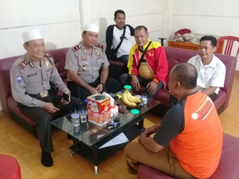 IMG-kapolsek-neglasari-sambangi-tokoh-pemuda-dan-ketua-gempar-neglasari