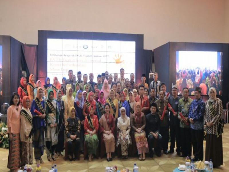 IMG-dapat-penghargaan-kota-tangerang-siap-konsisten-sejahterakan-guru-paud