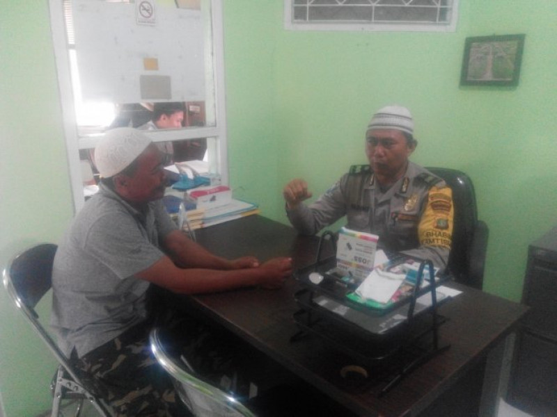 IMG-aiptu-hardono-sambang-ke-tokoh-masyarakat-kelurahan-selapajang-jaya