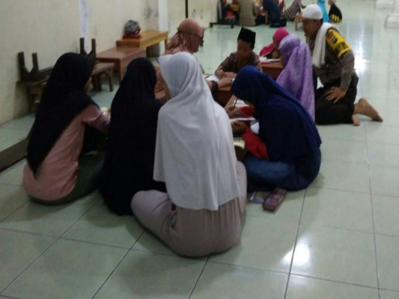 IMG-bhabinkamtibmas-polsek-teluknaga-berkunjung-ke-mejlis-taqlim-darut-at-taubah