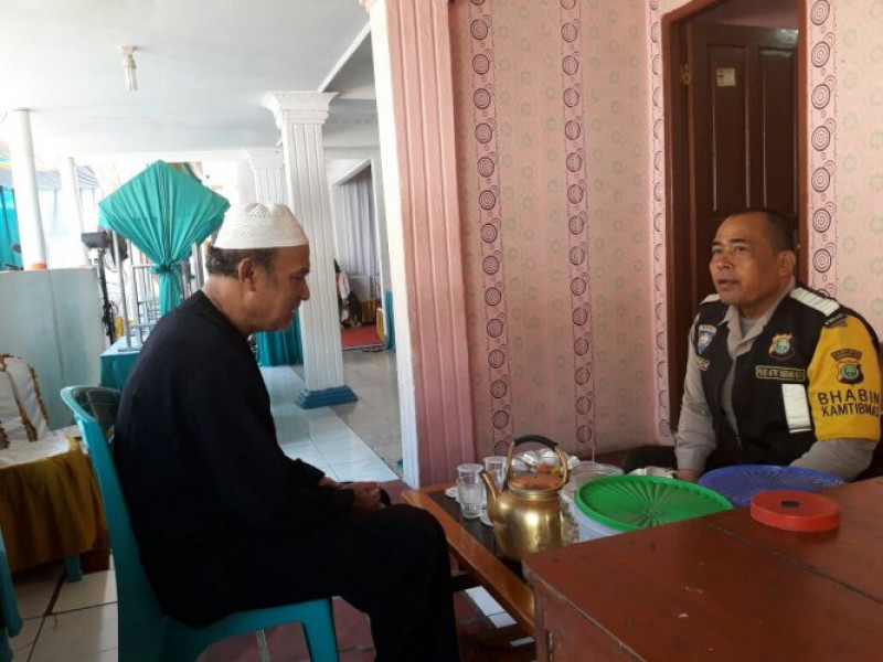 IMG-aiptu-apendih-berkunjung-ke-tokoh-masyarakat-ajak-untuk-hidupkan-ronda-malam