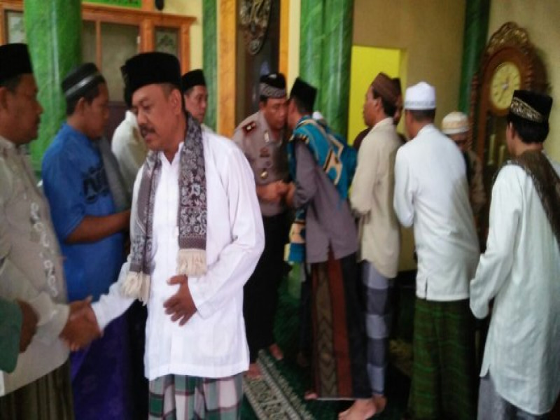 IMG-antisipasi-hoax-dan-provokasi-kapolsek-neglasari-gandeng-tokoh-agama-dalam-cinta-masjid
