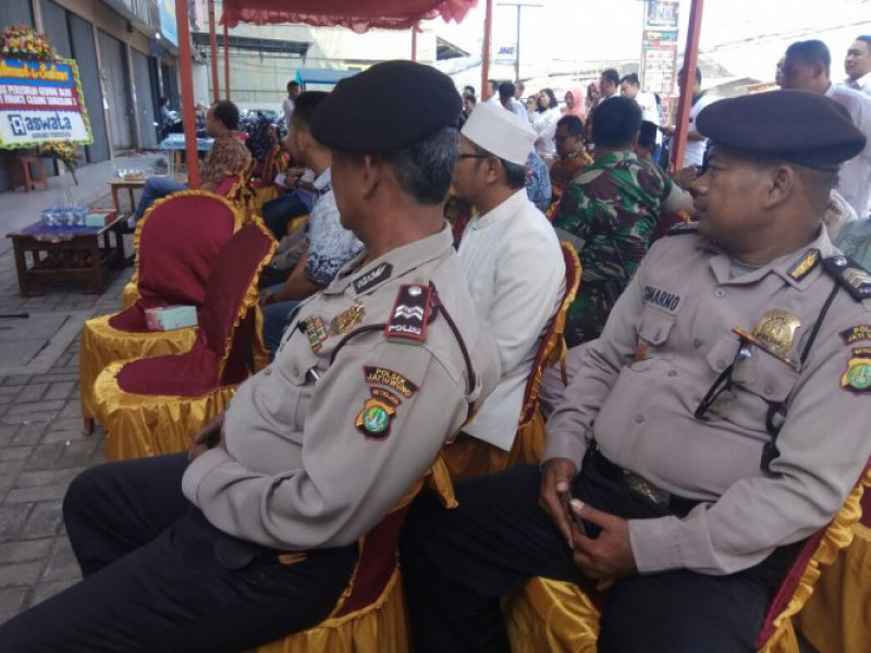 IMG-personil-sabhara-dan-bhabinkamtibmas-polsek-jatiuwung-hadiri-peresmian-kantor-baru-pt-bfi-finance-indonesia