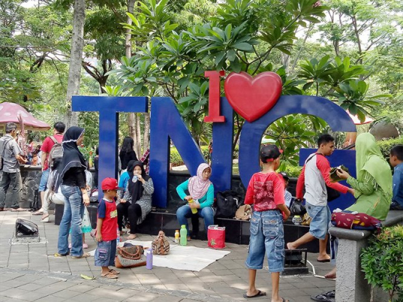 IMG-manfaatkan-rth-sebagai-ruang-kumpul-keluarga