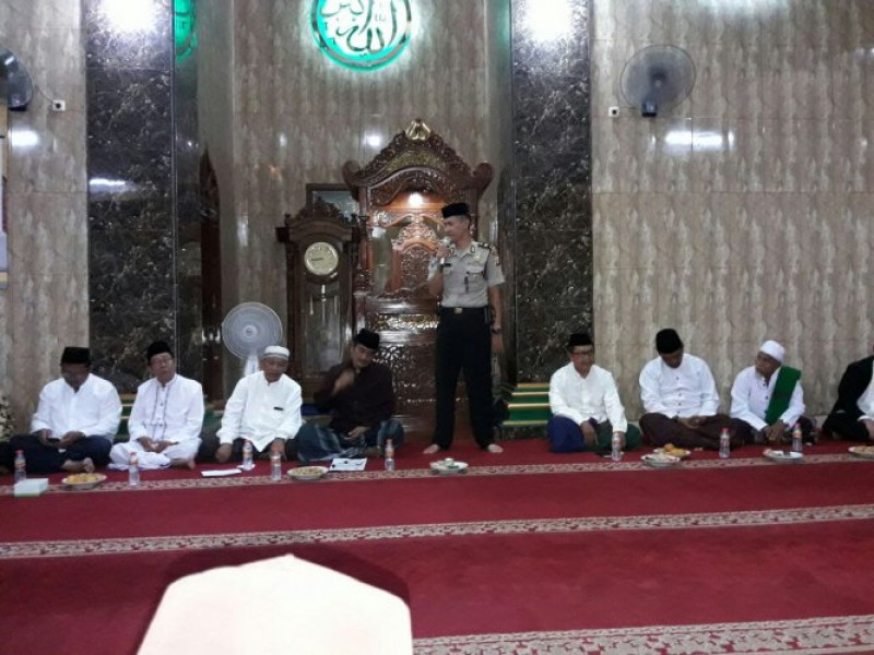 IMG-kanit-binmas-polsek-jatiuwung-hadiri-pengajian-rutin-bulanan-mui-kecamatan-periuk