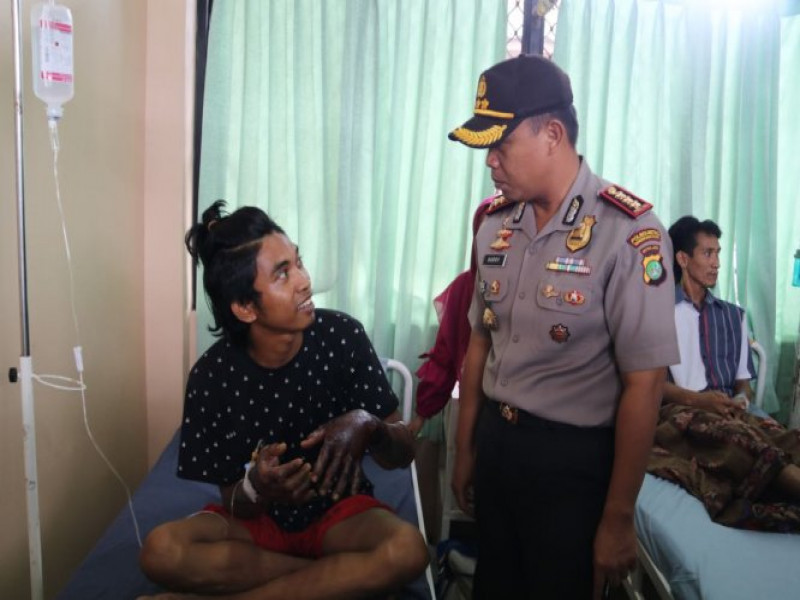 IMG-kapolres-metro-tangerang-kota-meninjau-kondisi-korban-percobaan-ilmu-kebal