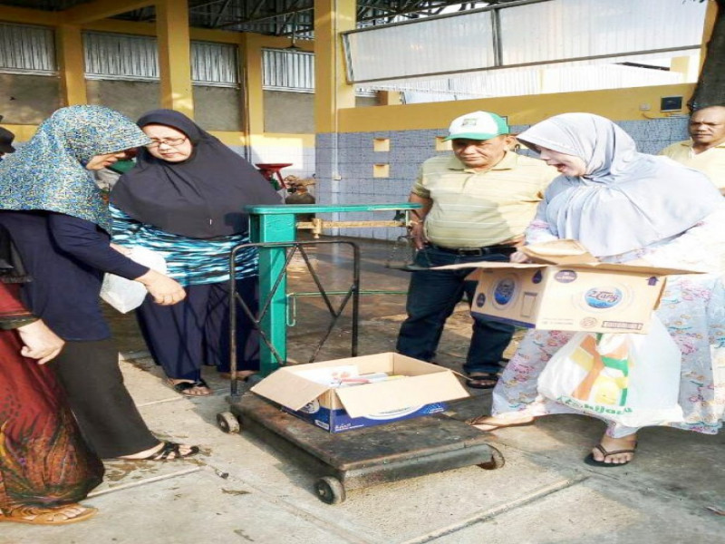 IMG-warga-manfaatkan-kompos-gratis-tpst-bina-mandiri