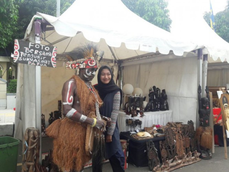 IMG-umkm-suku-asmat-meriahkan-festival-budaya-nusantara-2017