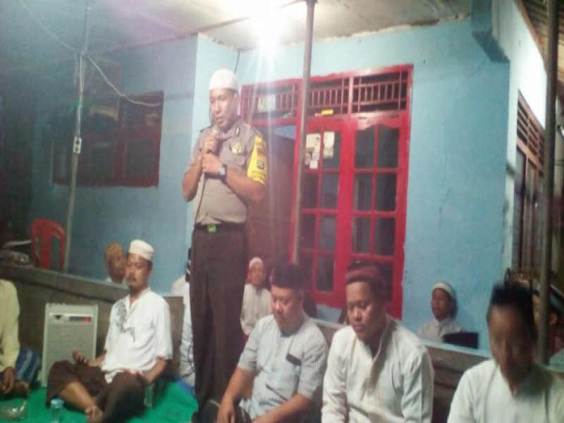 IMG-brigadir-taopik-yusuf-binmas-polsek-neglasari-hadiri-malam-tahlil-warga