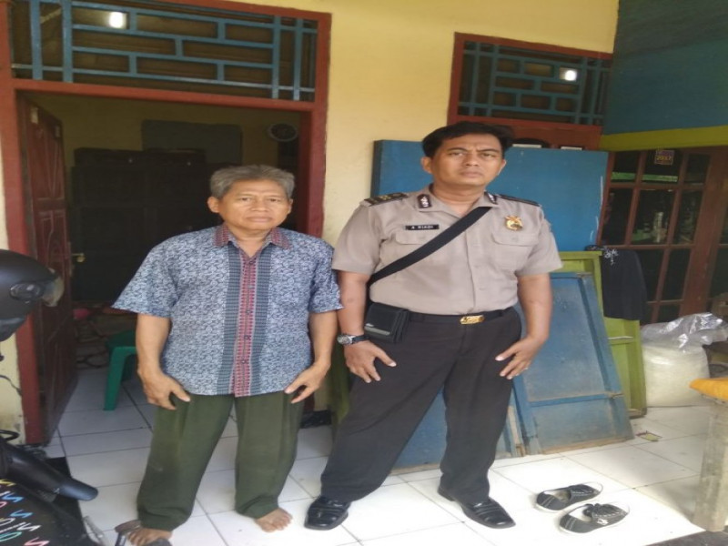 IMG-tingkatkan-kerjasama-bhabinkamtibmas-polsek-sepatan-pererat-jalinan-silaturahmi-ke-tokoh-masyarakat