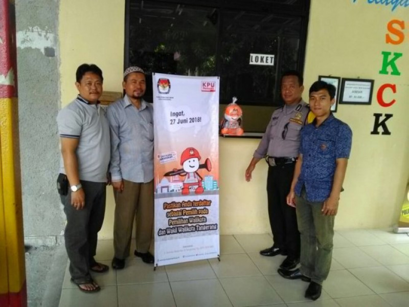 IMG-kpu-pasang-alat-peraga-sosialisasi-di-1157-titik-lokasi