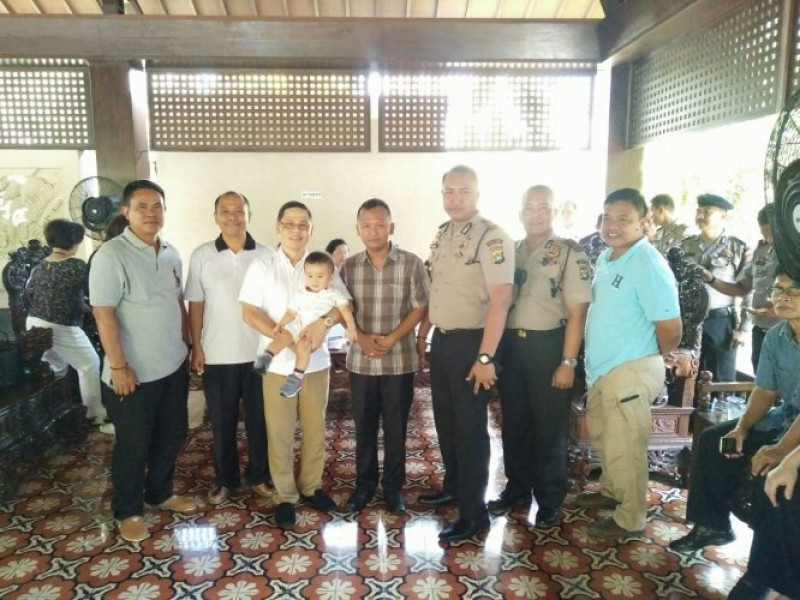 IMG-kapolsek-teluknaga-sambangi-tokoh-masyarakat-jalin-silaturrohmi-pererat-kekeluargaan