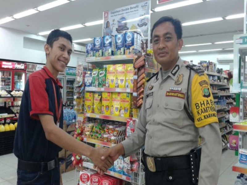 IMG-binmas-polsek-neglasari-rutin-kontrol-pertokoan-dan-minimarket