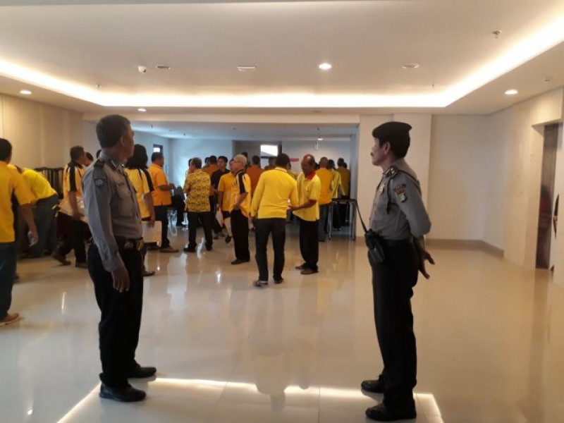 IMG-kanit-patroli-polsek-benda-beserta-anggota-melaksankan-kegiatan-pengamanan-kegiatan-pendidikan-dan-konsolidasi-partai-golkar