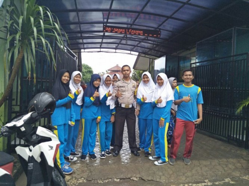 IMG-jelang-libur-sekolah-binamas-polsek-sepatan-titip-pesan-kantibmas-kepada-siswa-siswi-pelajar-smpn-1-sepatan