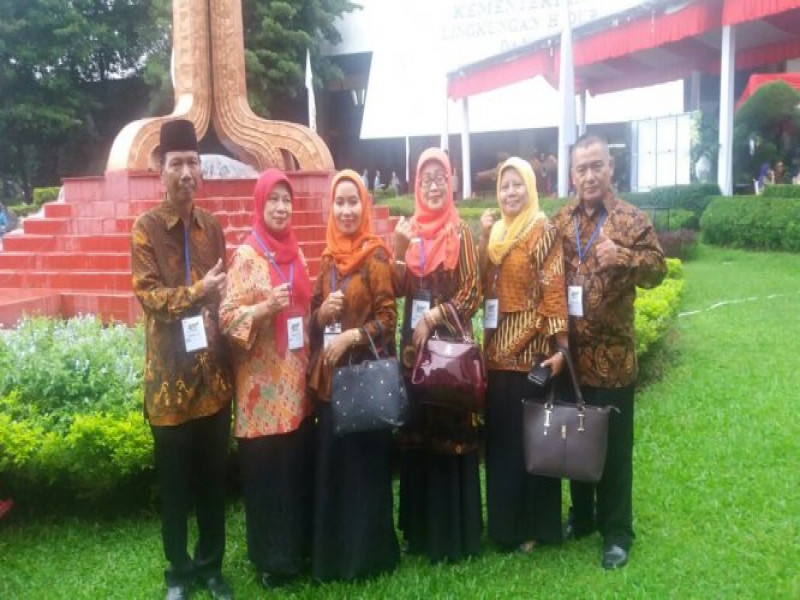 IMG-enam-sekolah-asal-kota-tangerang-raih-adiwiyata-nasional