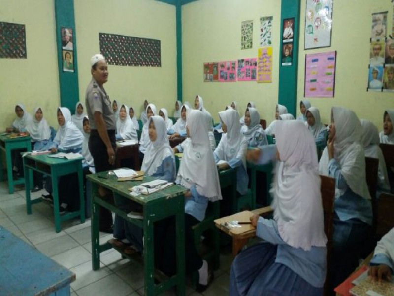 IMG-jelang-libur-sekolah-bripka-m-zaenudin-himbau-para-siswa-jaga-keselamatan-saat-liburan