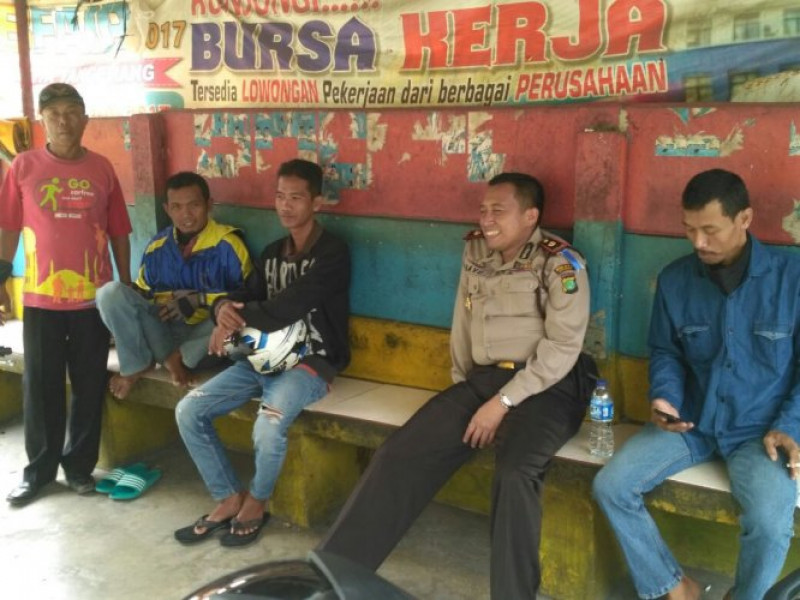 IMG-kunjungi-komunitas-ojeg-pangkalan-kapolsek-cipondoh-ingatkan-untuk-selalu-mengutamakan-keselamatan