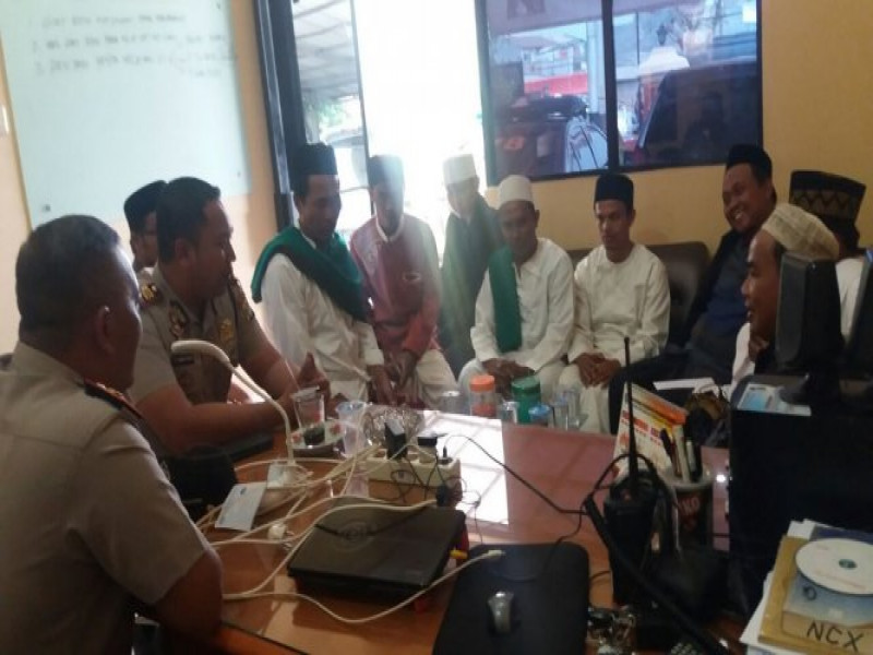 IMG-jalin-silaturrahmi-kapolsek-teluknaga-bersama-ulama-majlis-taklim-alkausar-ds-kosambi-timur