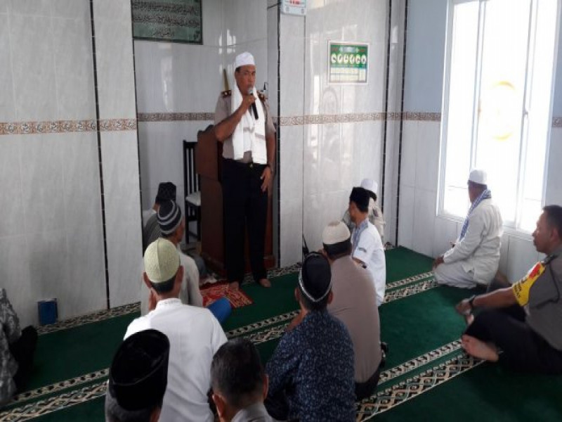 IMG-cinta-masjid-kapolsek-neglasari-himbau-jamaah-saling-menghormati-dan-menghargai-keberagaman-perbedaan